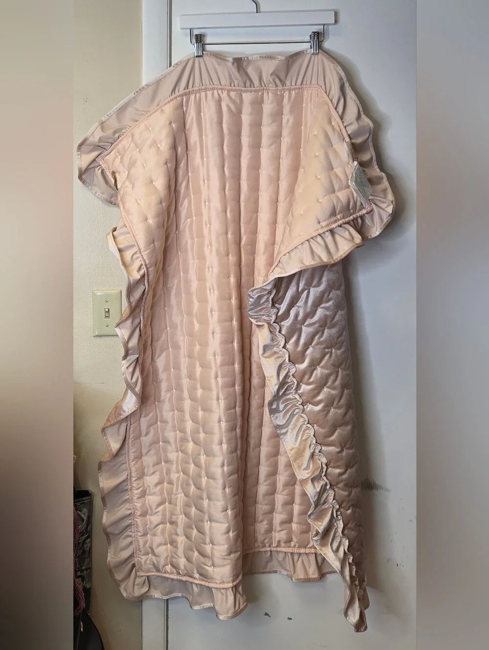 Levtex Baby Heritage NWOT Blush Pink Velvet Quilted Crib Blanket Quilt Ruffle 36